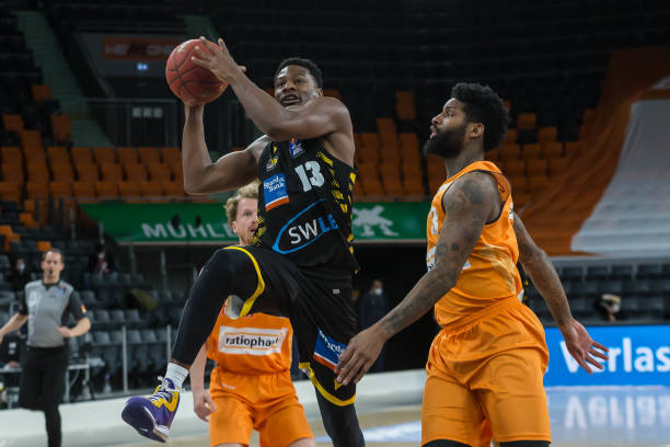 浪中保持航 浪中保持航